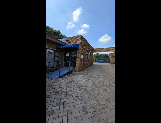 6,241M² BUSINESS CENTRE FOR SALE IN HELDERKRUIN